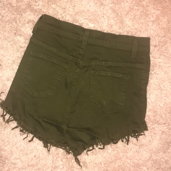 Olive Green High waisted shorts - Picture 2 of 2